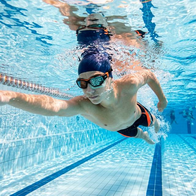 Best Activity Tracker for Swimming & Lap Counting